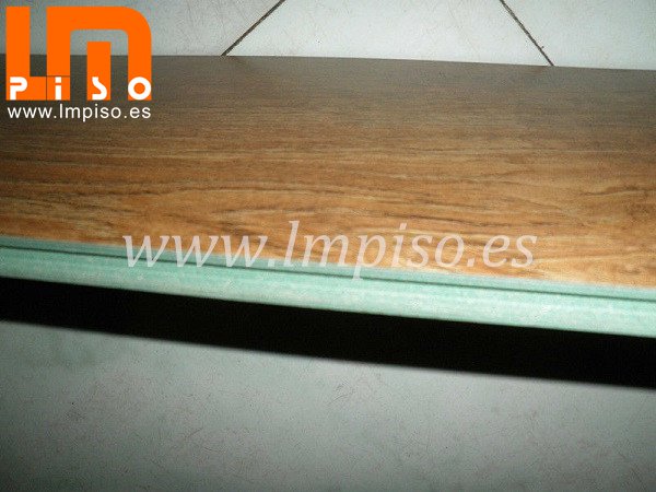  Buen precio para los suelos laminados green core del color rústico roble